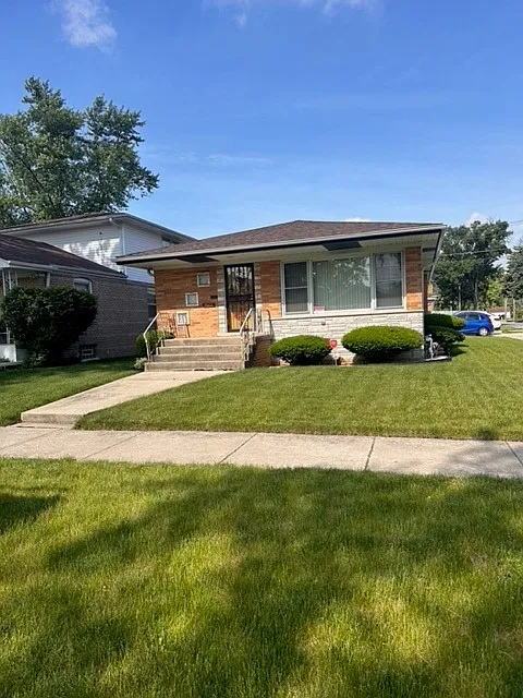 15600 Drexel Ave photo 1