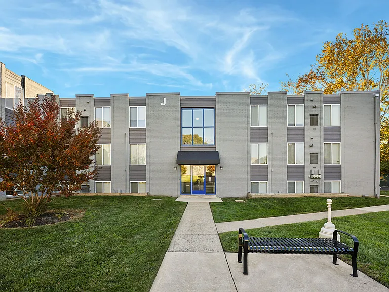 Lions Gate Apartments — Photo 25