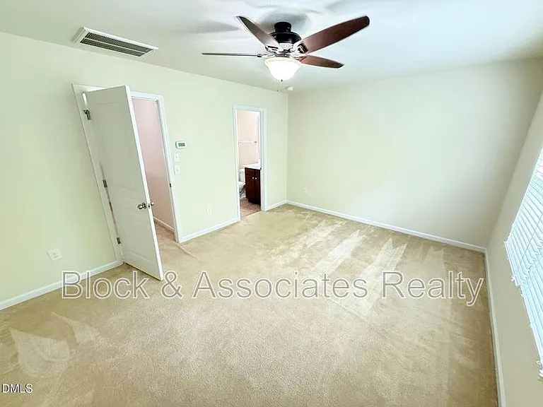 8527 Quarton Dr — Photo 25