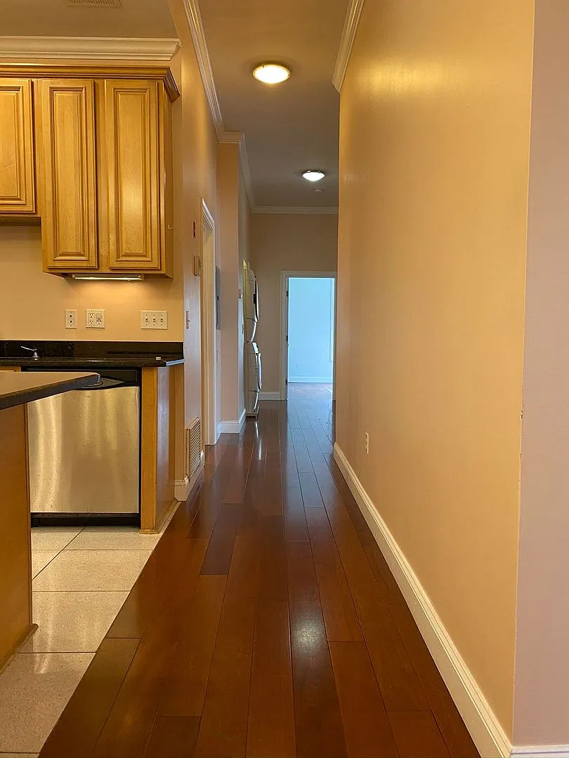 387-389 Angell — Photo 4
