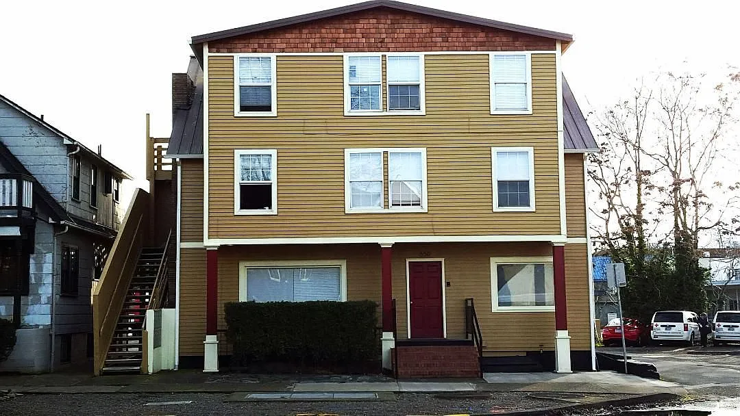 Studio, 366 sqft, $949 — Photo 2