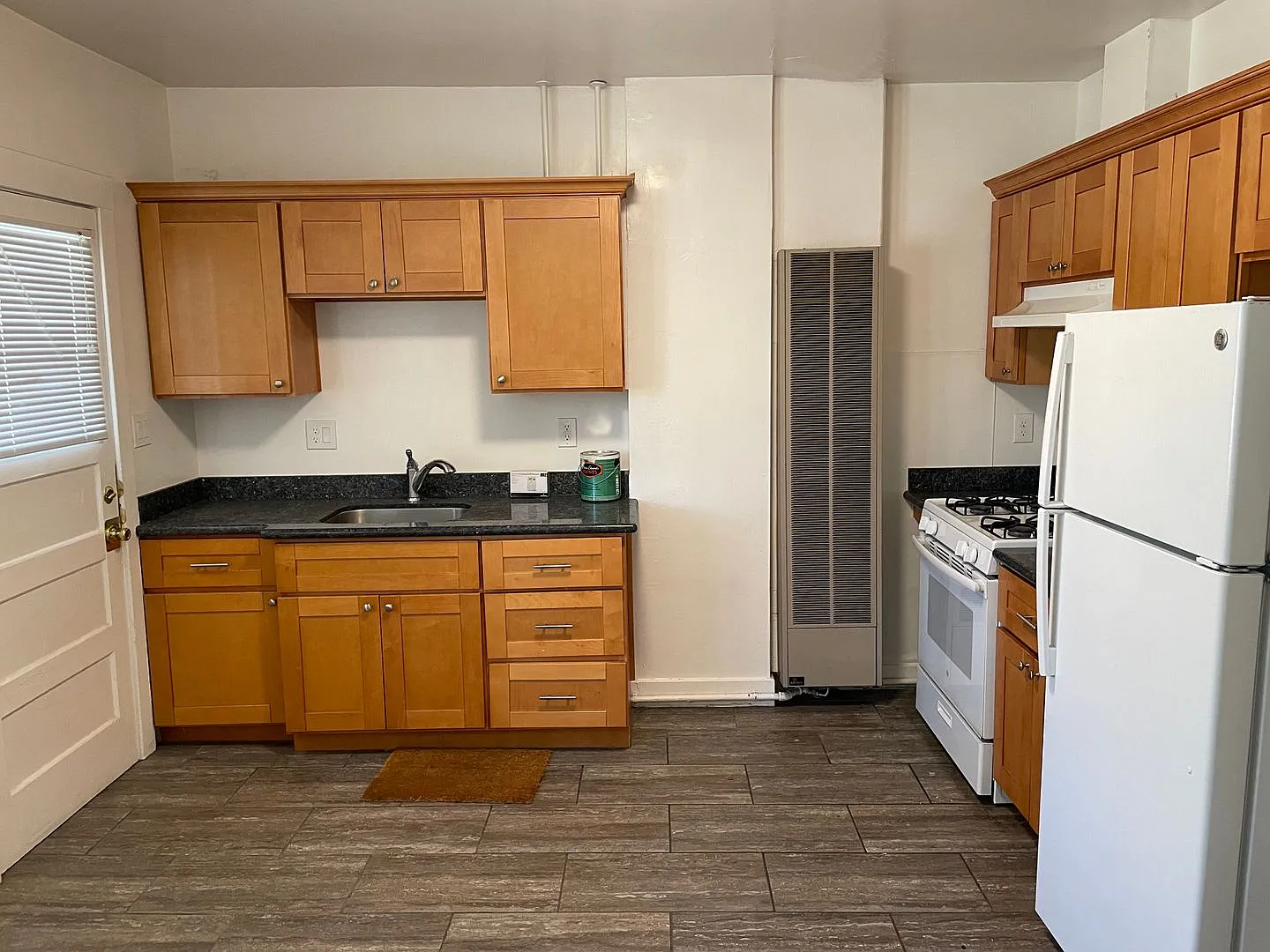 20thST1401 — Photo 2
