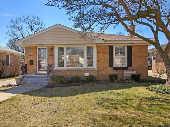 6955 W Cleveland St, Niles, IL 60714