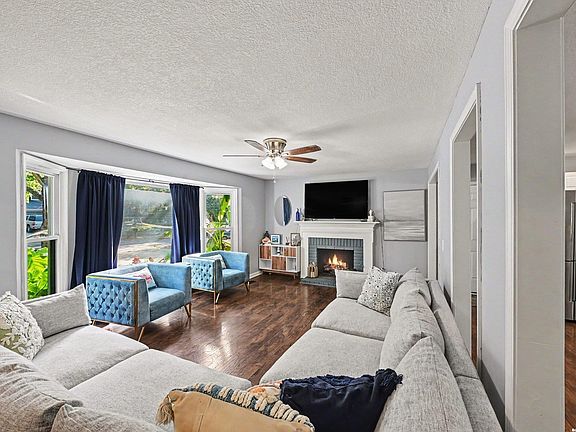 4th image of 2905 Rimrock Dr