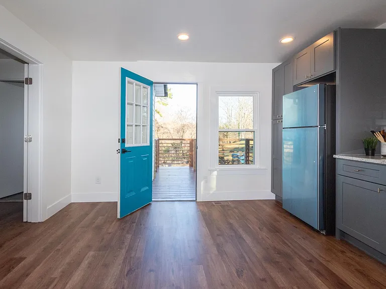 510 S Avon St — Photo 4