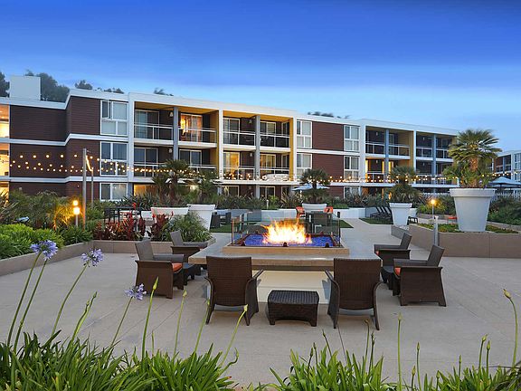 Outdoor Patio and Firepit