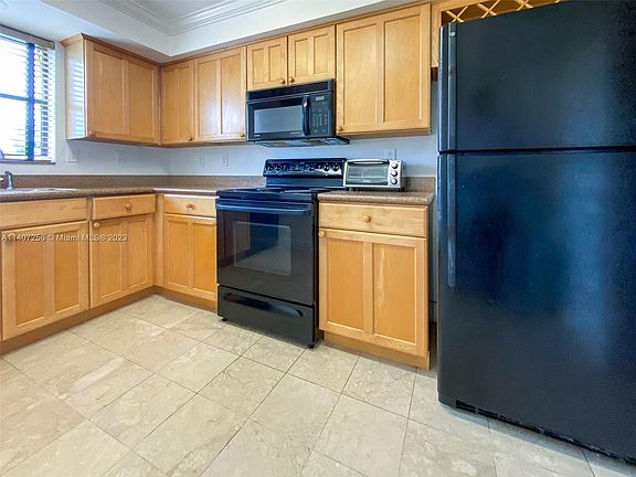 3rd image of 10000 Bay Harbor Ter APT 401A