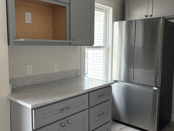 4th image of 474 Washington St #474