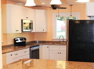 706 Nottoway Ave, Blackstone, VA 23824
