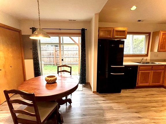 5th image of 1398 NW Dream Pl