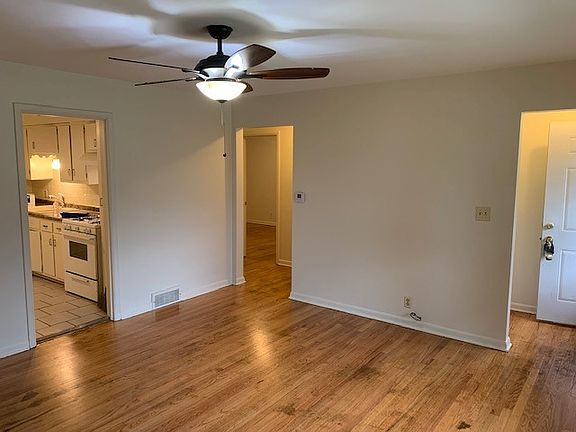 4th image of 1827 Logan St