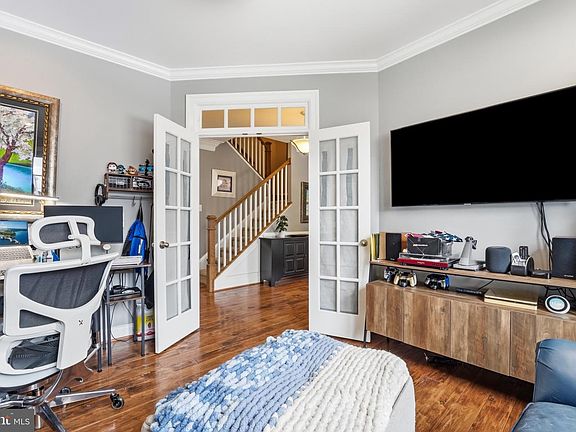 4th image of 4873 Point Rd