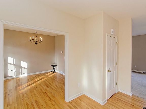 5th image of 12 W Central Blvd