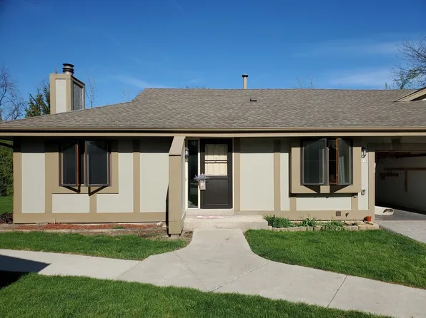 4938 South Imperial CIRCLE, Greenfield, WI 53220