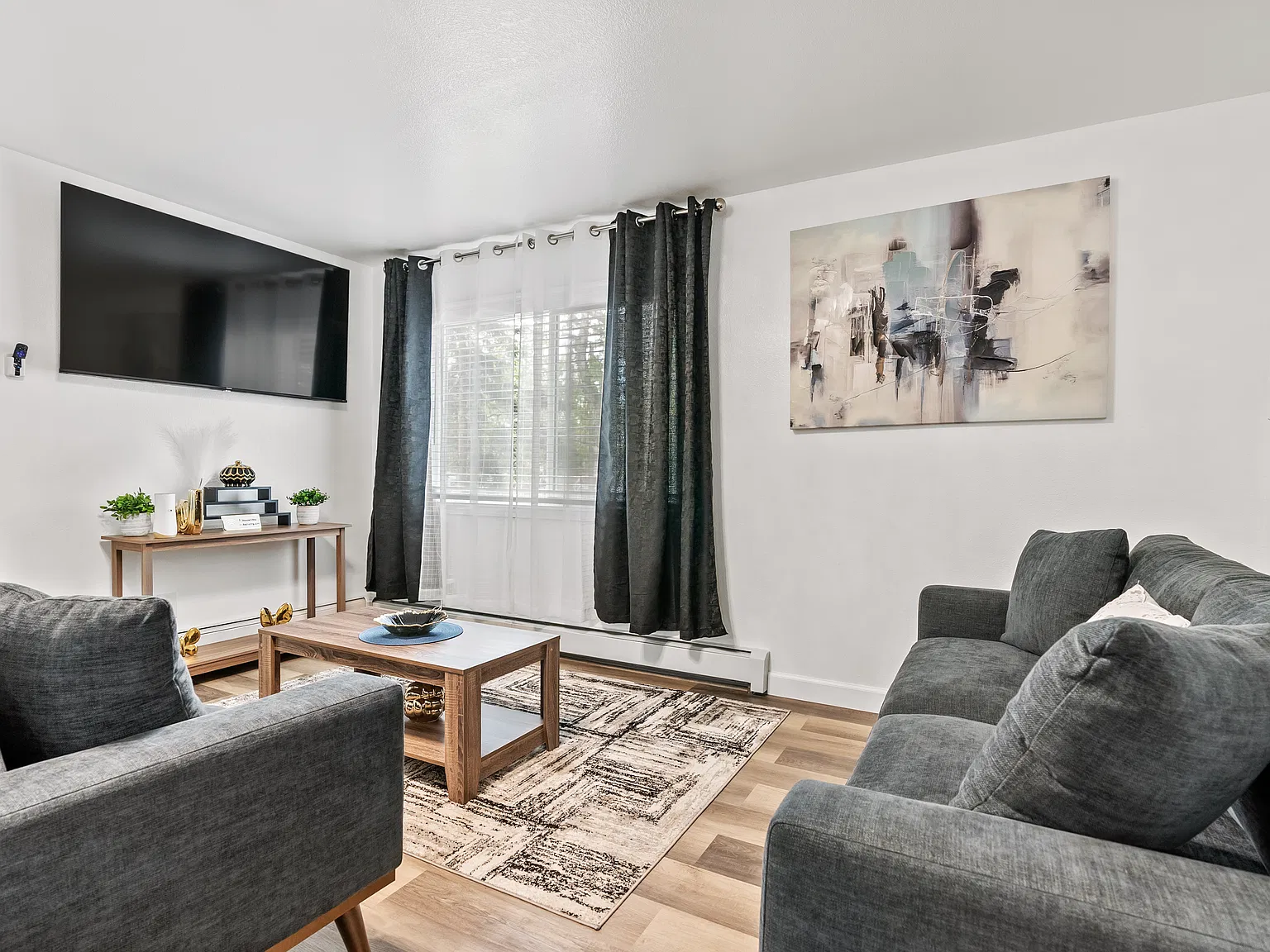 2 bed, 900 sqft, $2,500 — Photo 4
