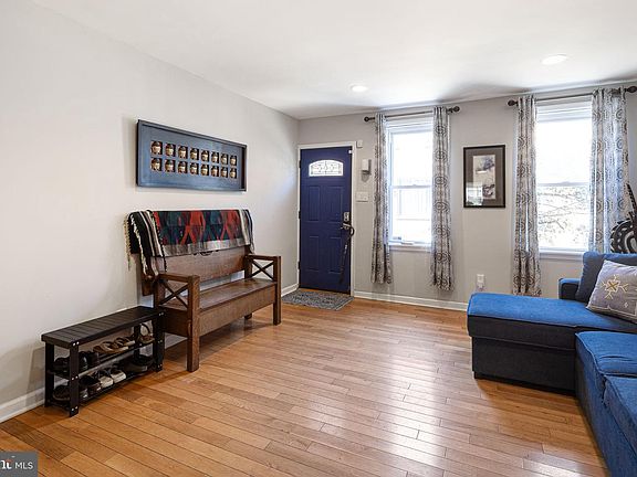 3rd image of 1024 Winton St