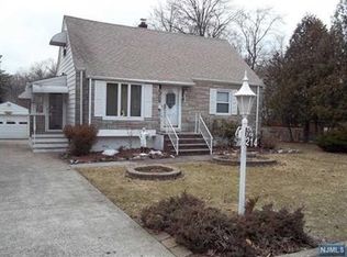 214 Garden Rd, Pompton Lakes, NJ 07442