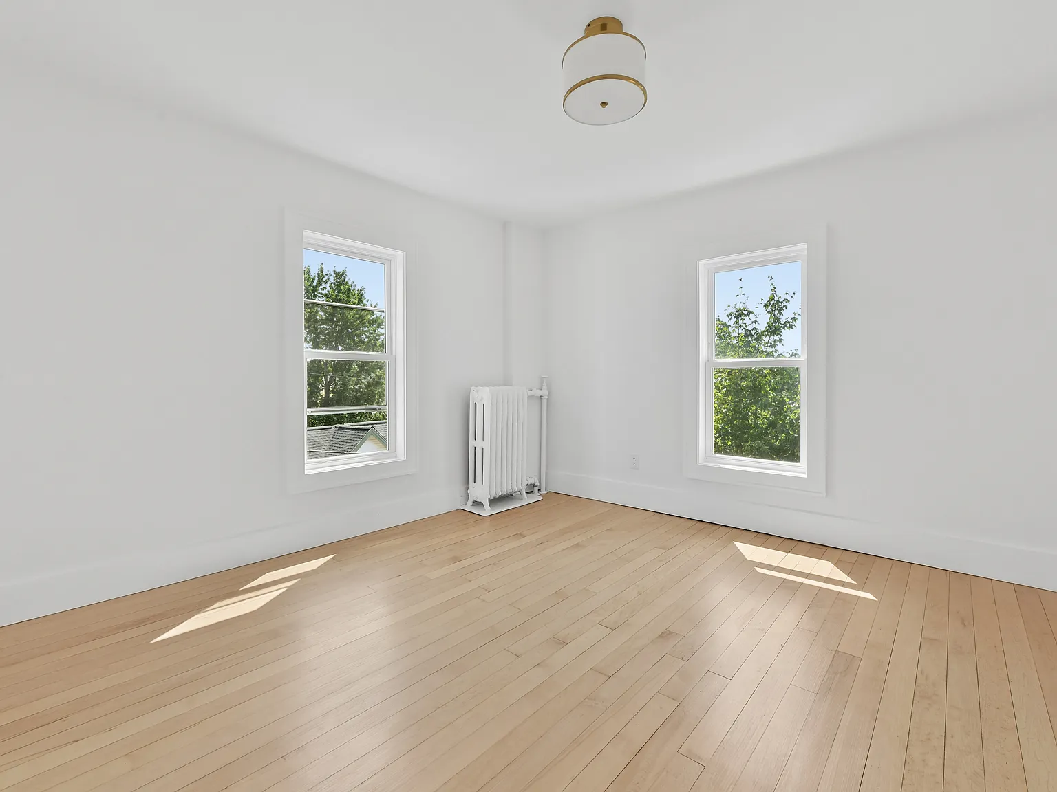 4 bed, 1732 sqft, $4,300 — Photo 2