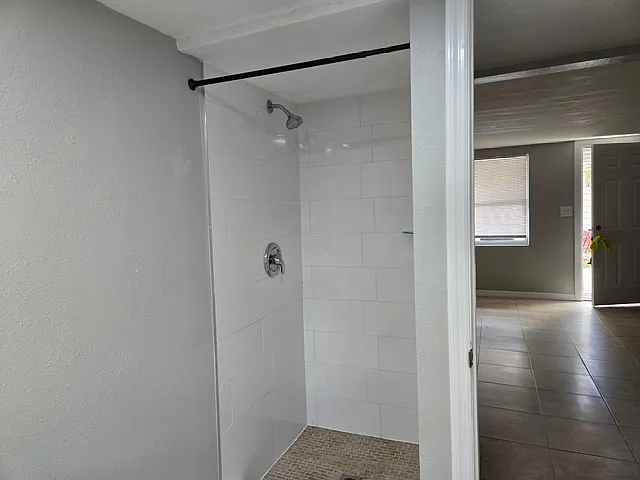 514 Avenue C NE #1 — Photo 9