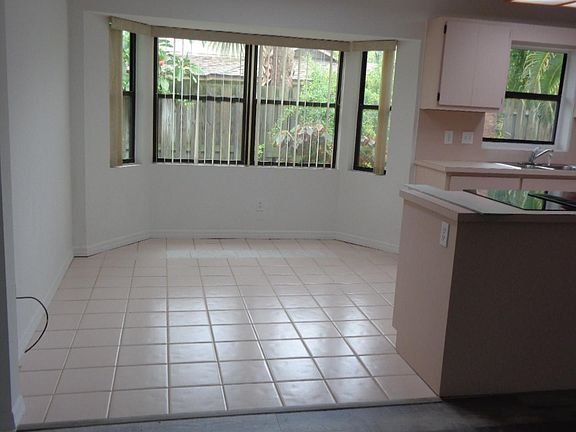 4th image of 410 1st Ave #A