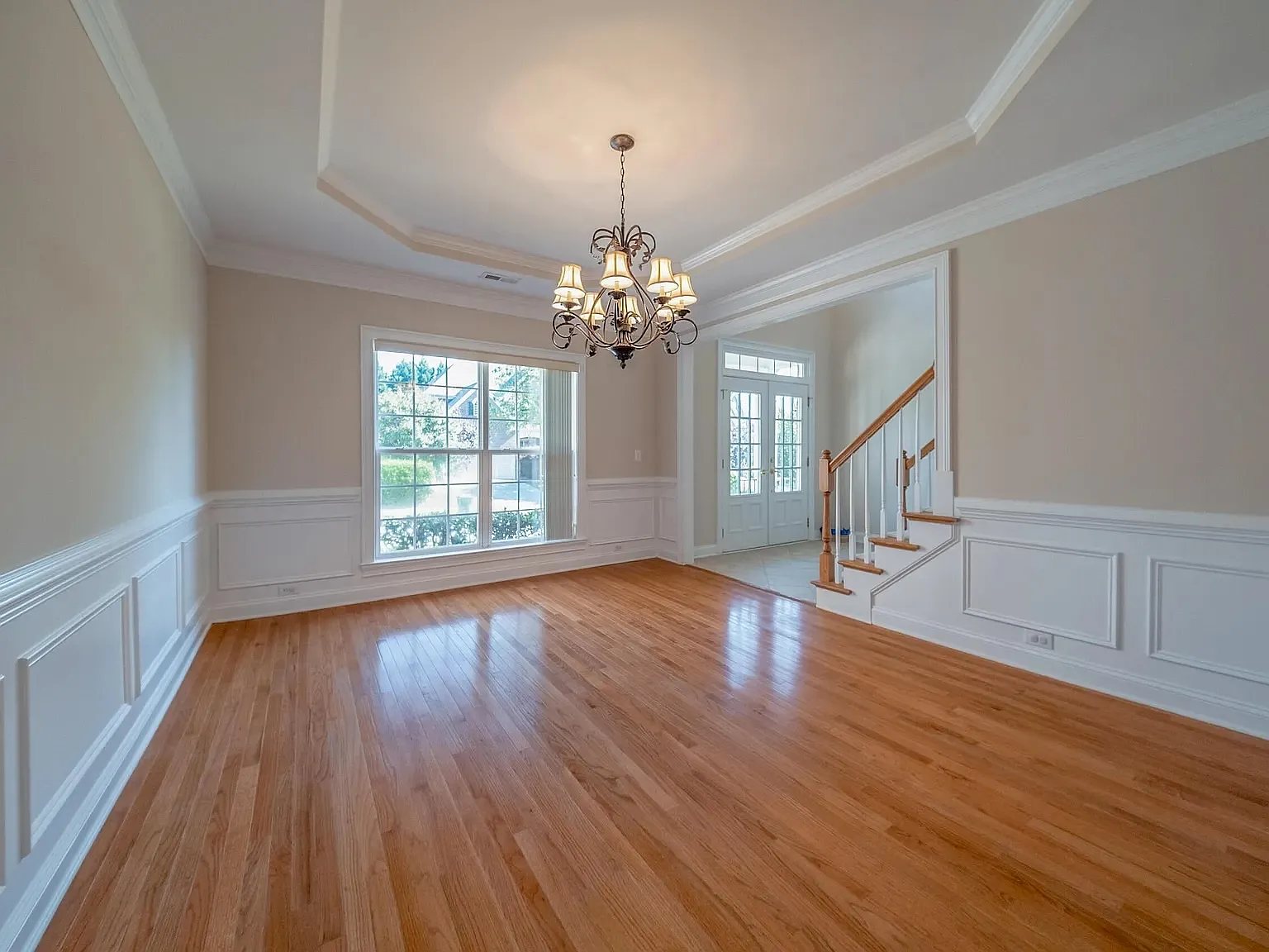 6 bed, 5375 sqft, $4,500 — Photo 4