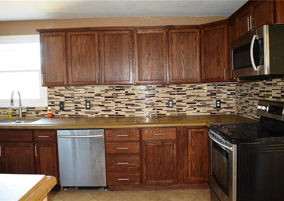 716 Parker Ave, Osawatomie, KS 66064 Zillow