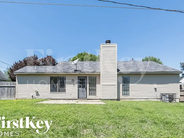 4877 Summitridge Dr — Photo 15