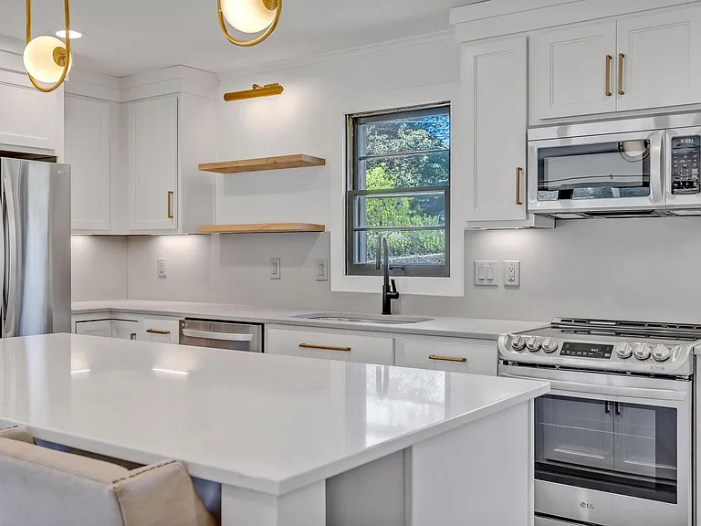 313 James Ave — Photo 30