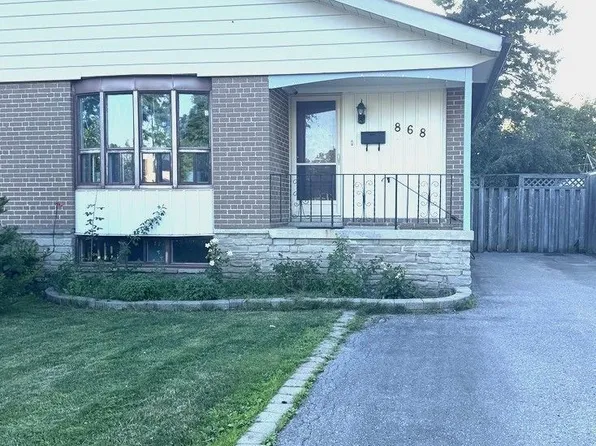 868 Chapleau Dr #Basement, Pickering, ON L1W 1P4