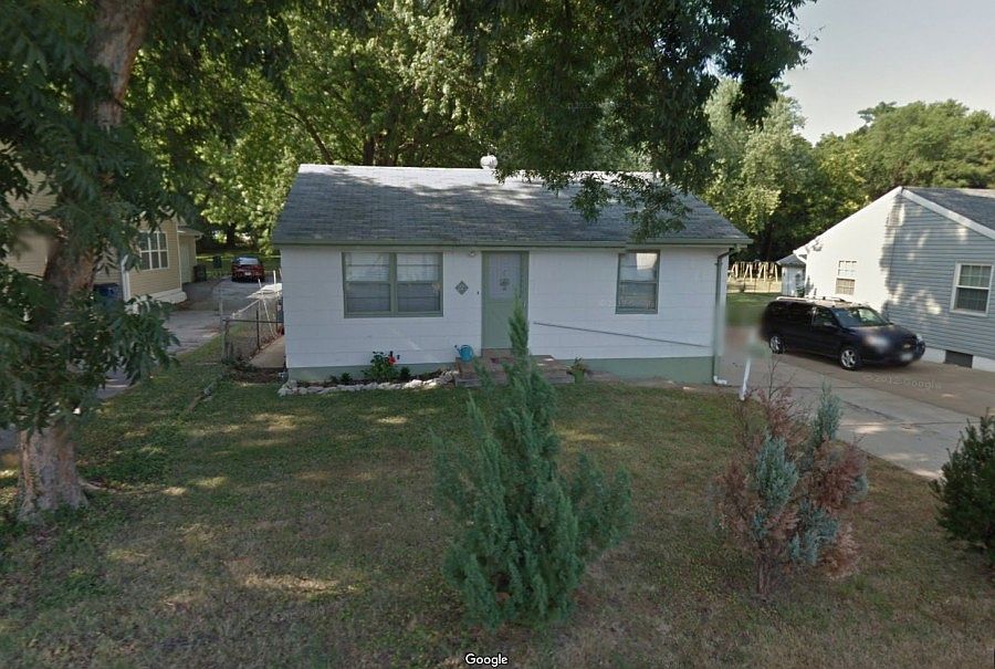 1st image of 223 E Felton Ave