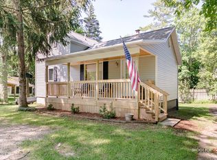 19047 148th Ave, Spring Lake, MI 49456