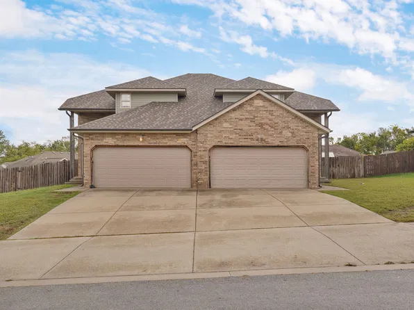 3338 S Hillcrest St, Springfield, MO 65807