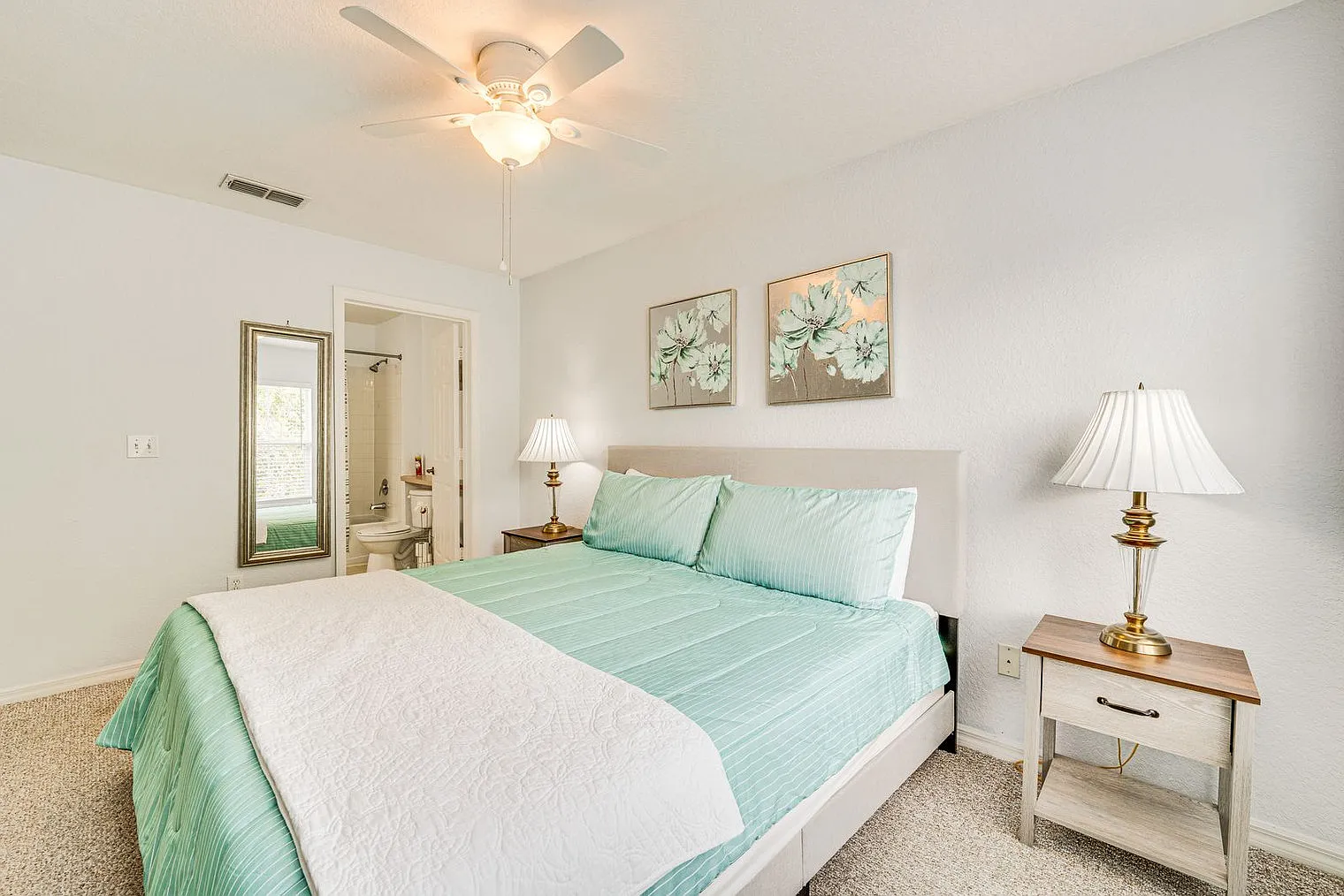 3 bed, 2.0 bath, 1463 sqft, $2,778 — Photo 4