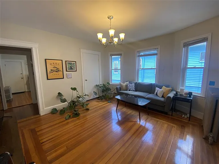 8 Burnham St #1 — Photo 4