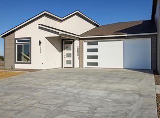 1304 S 50th Ave, West Richland, WA