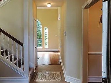 5th image of 721 Sleepy Hollow Dr