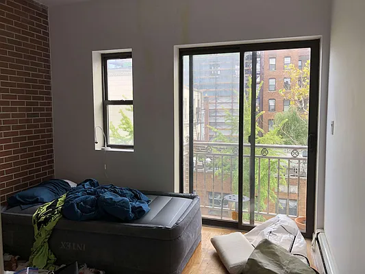 Rented by Compass | media 36