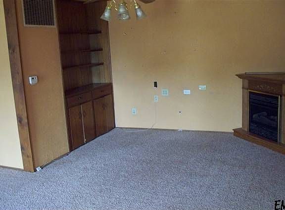 4th image of 1418 E Oklahoma Ave