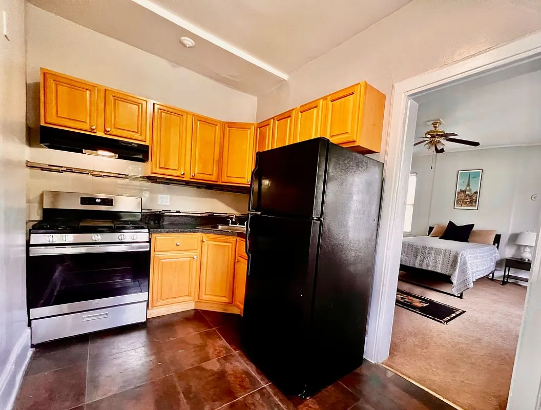 1 bed, 1.0 bath, 700 sqft, $1,800 — Photo 3