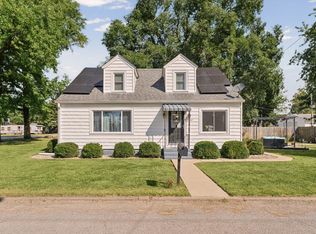 307 W Green St, Newman, IL 61942