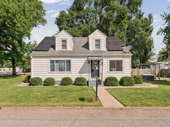 307 W Green St, Newman, IL 61942