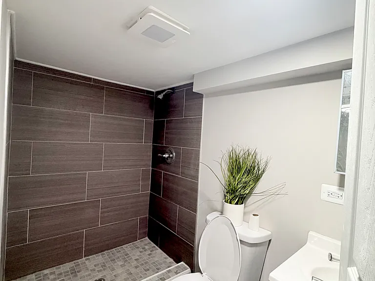 4259 W Kamerling Ave — Photo 7