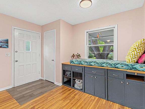 5th image of 7109 Douglas Dr N