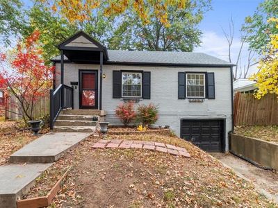 101 E Pocahontas Ln, Kansas City, MO, 64114