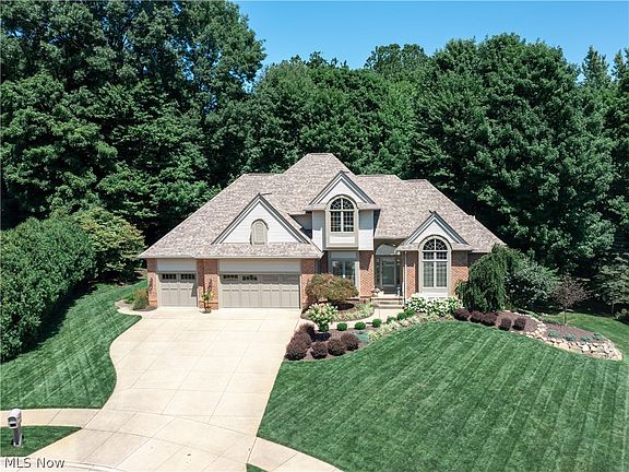 2nd image of 2039 Bent Creek Trl