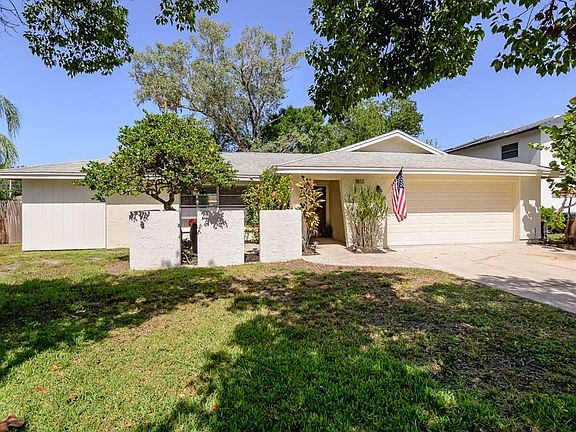 2nd image of 1813 Ironwood Ct W