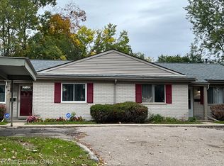 26460 Franklin Pointe Dr, Southfield, MI