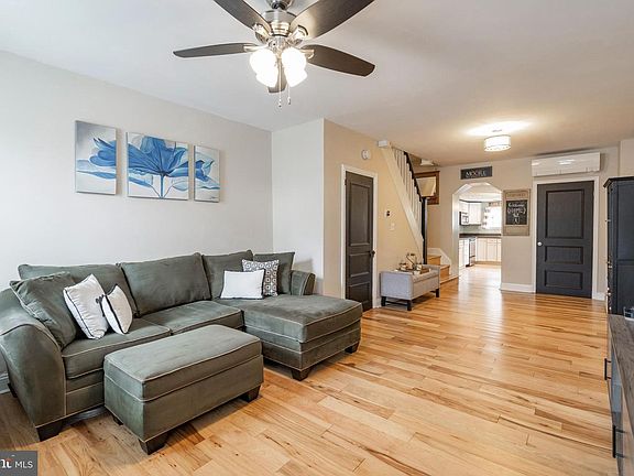 2nd image of 225 W 6th Ave