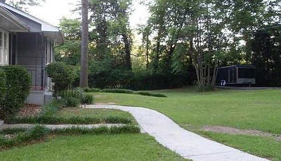 2nd image of 2219 Sherwood Pl