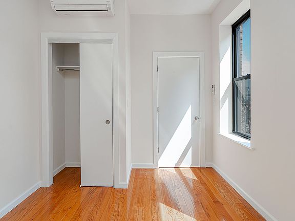 5th image of 23-12 31st St #4F